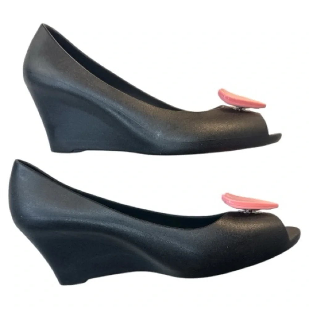 OKA b. Landon Black Wedge Peep Toe Hearts Size 10
